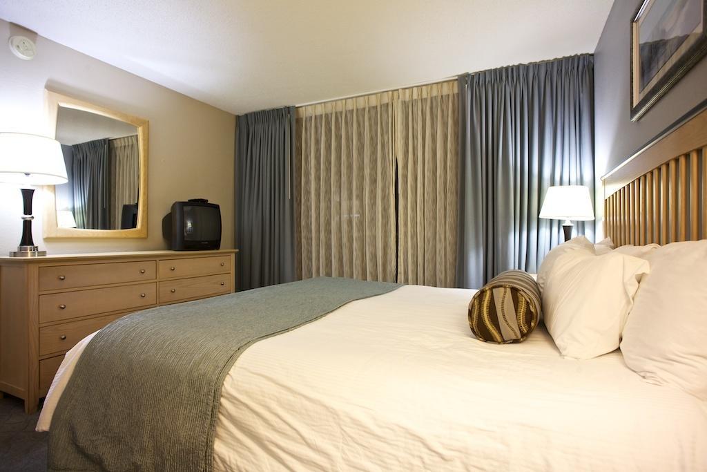 Club Wyndham Westwinds Hotel Atlantic Beach Room photo