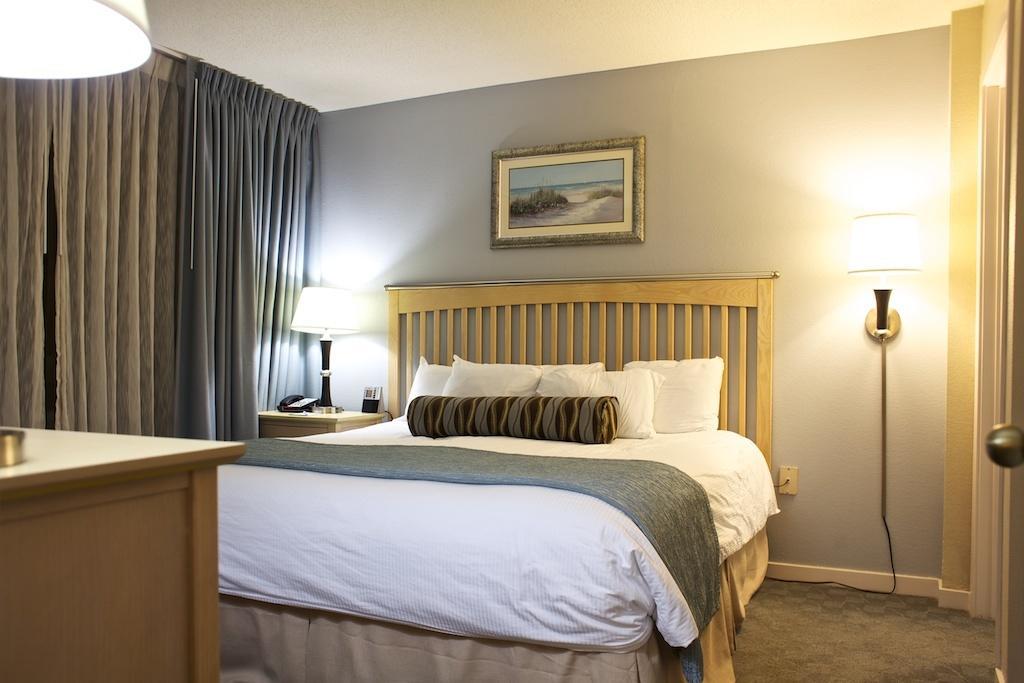 Club Wyndham Westwinds Hotel Atlantic Beach Room photo